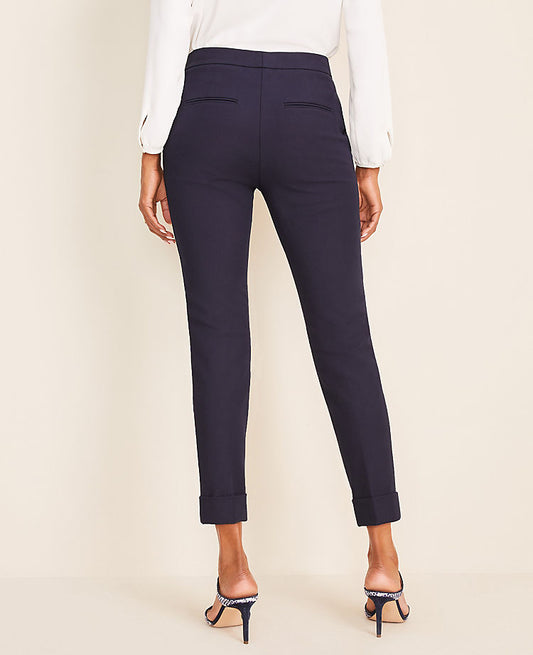 Le pantalon cheville taille haute – Coupe galbée