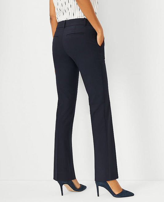 Le pantalon droit Sophia en tissu extensible toutes saisons