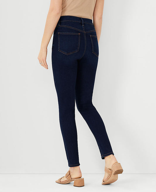 Jean skinny galbant taille très haute en denim indigo foncé classique