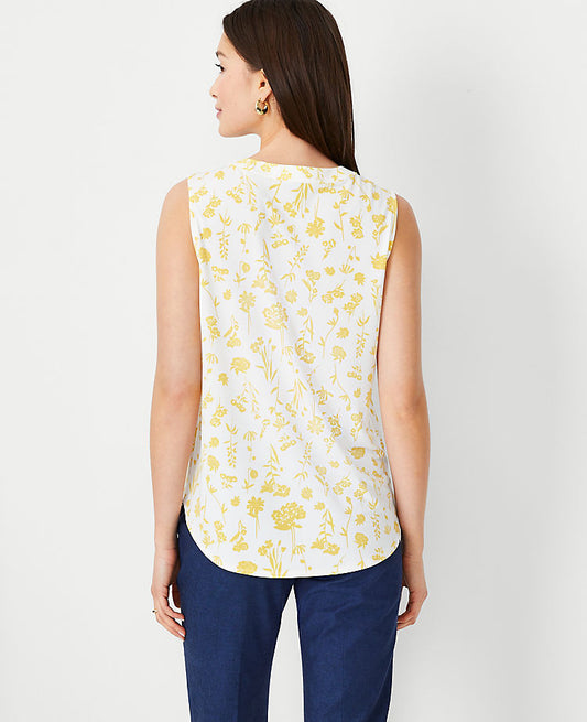 Haut plissé floral en techniques mixtes