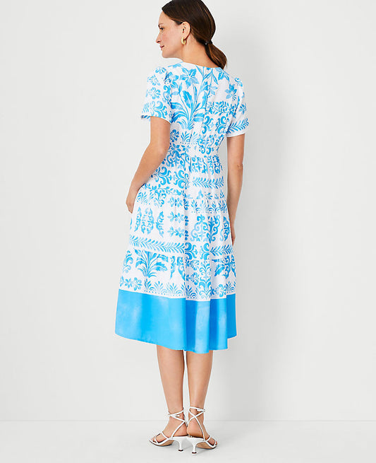 Robe évasée étagée motif botanique