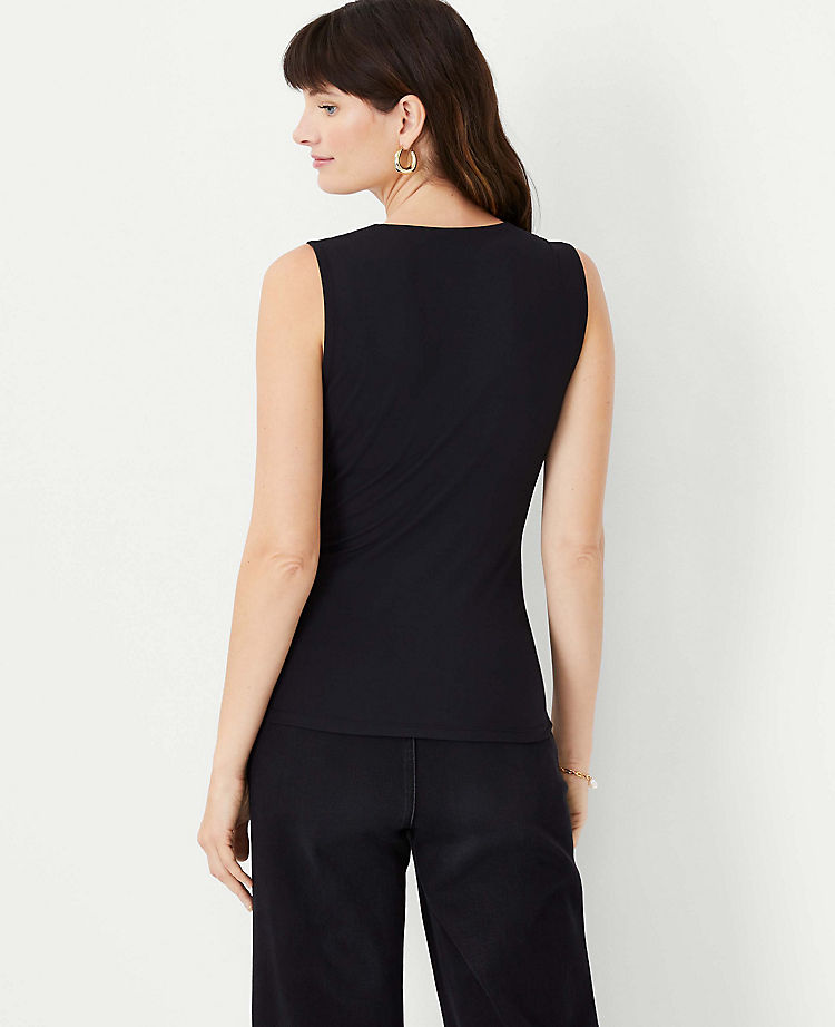 Raffiniertes ärmelloses Wickeltop aus Stretch-Material