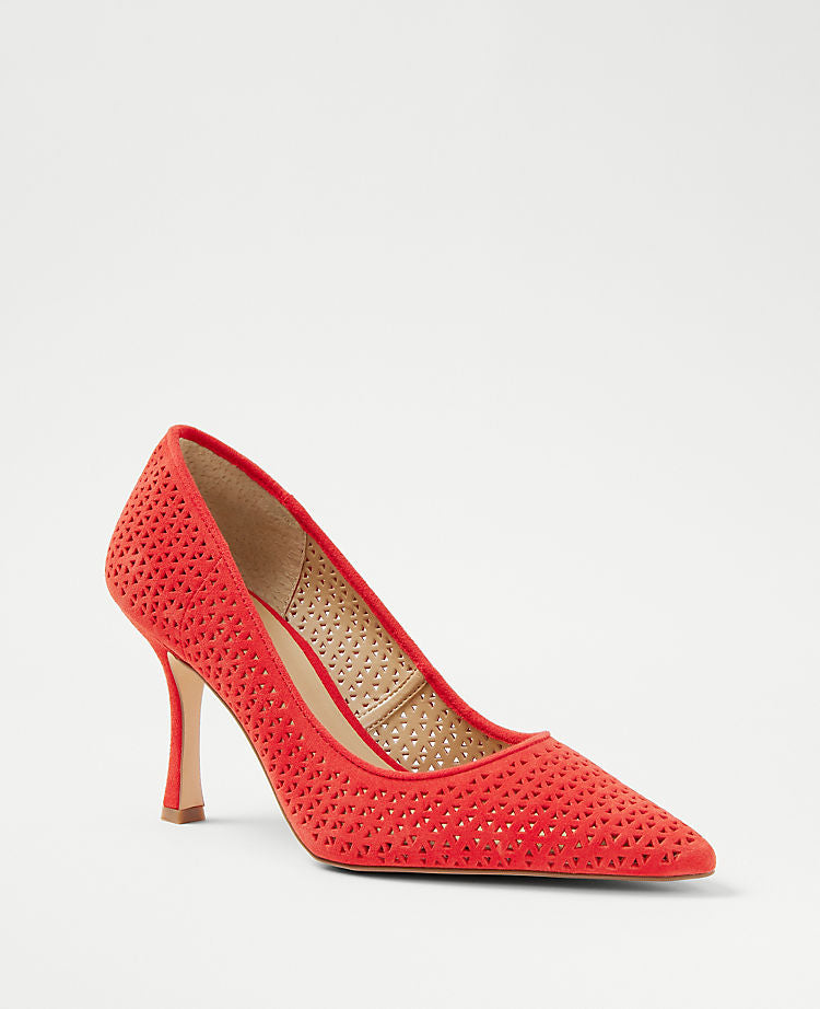 Mila Pumps aus perforiertem Wildleder