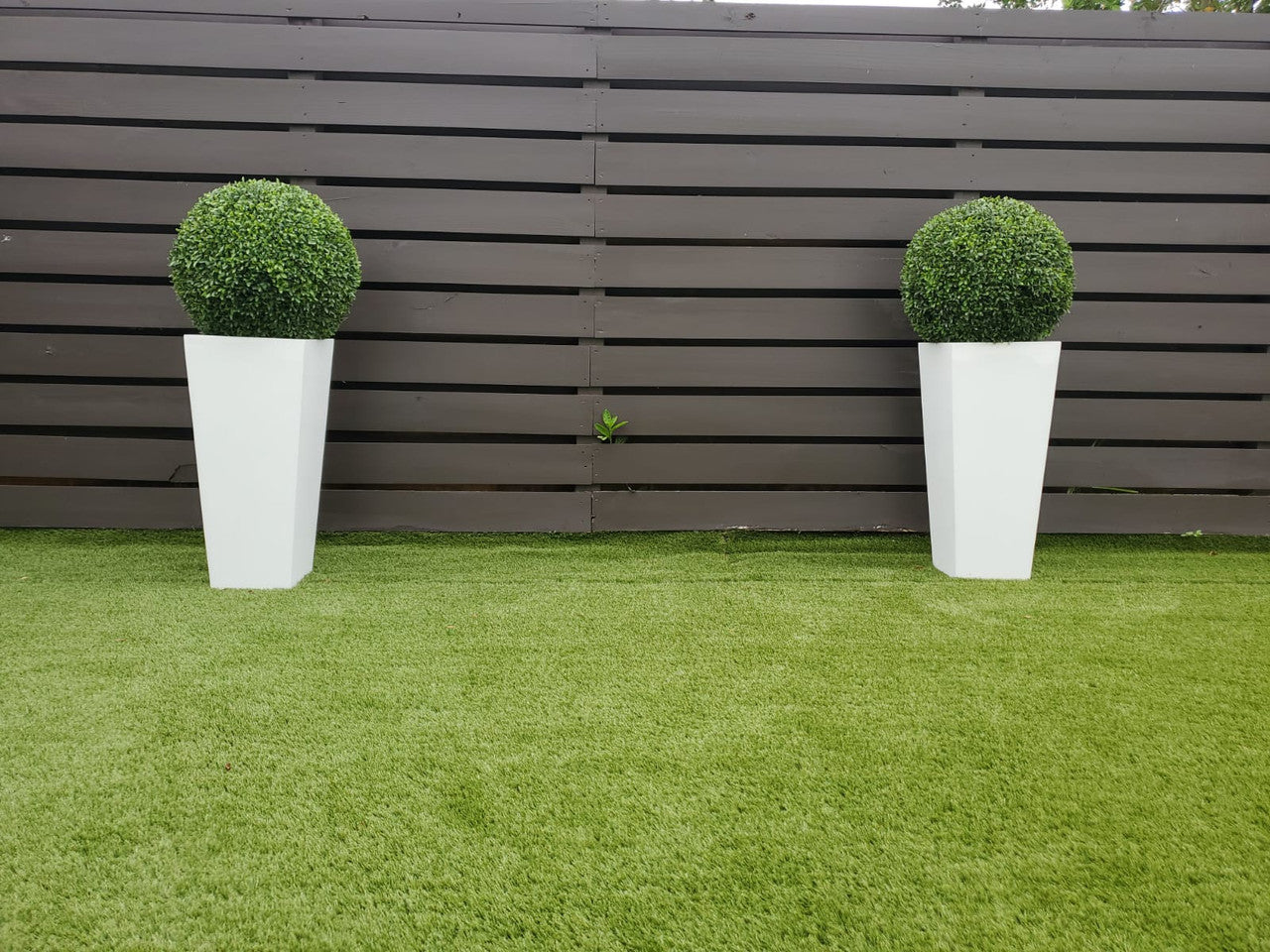 20″ Topiary with Medium Beau Fiberglass Vase
