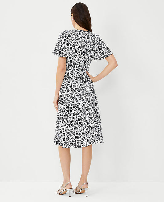 Robe midi à manches papillon et motif floral