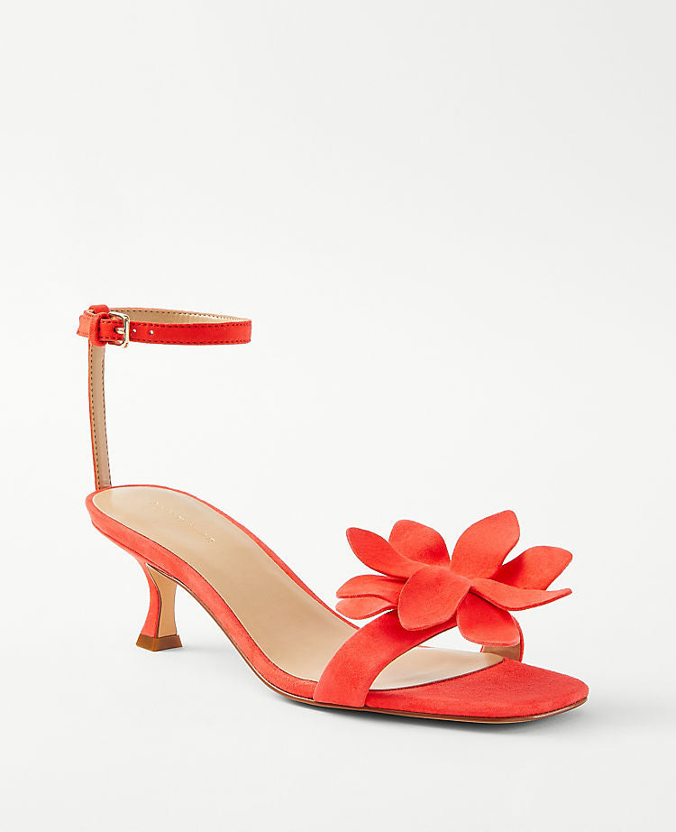 Sandales fleuries en daim