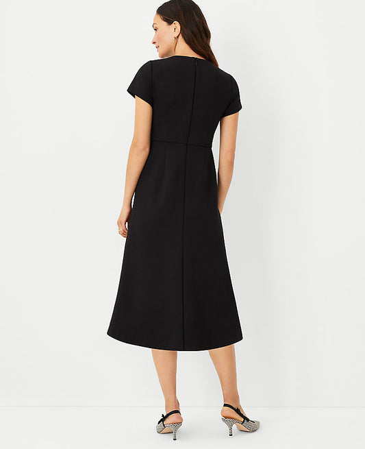 La robe évasée mi-longue en double tricot