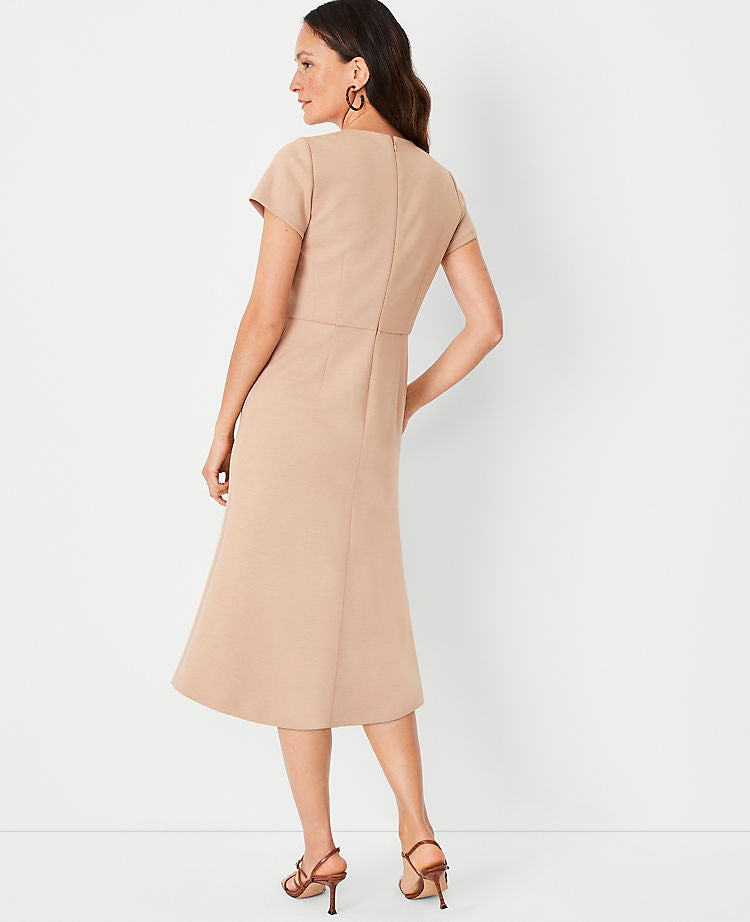 Das Flare-Kleid aus Double-Knit