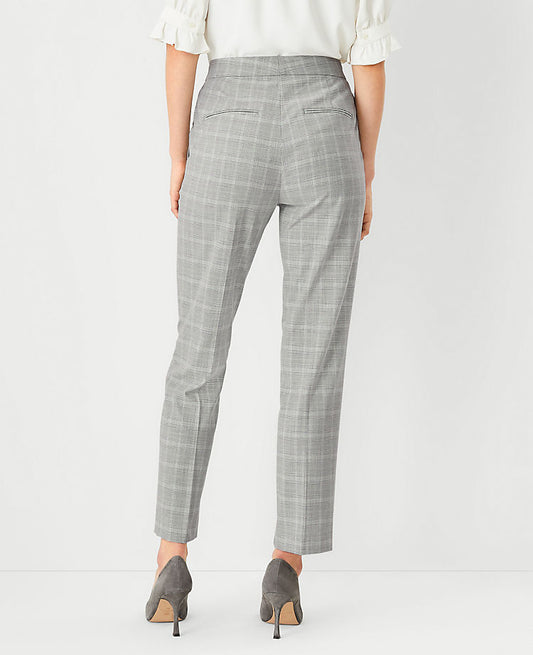 Le pantalon cheville Eva à carreaux - Coupe galbée