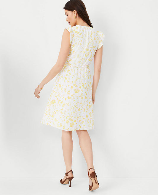 Robe portefeuille fleurie à manches papillon