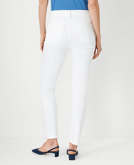 Jean skinny à poches sculptant mi-taille incurvé blanc