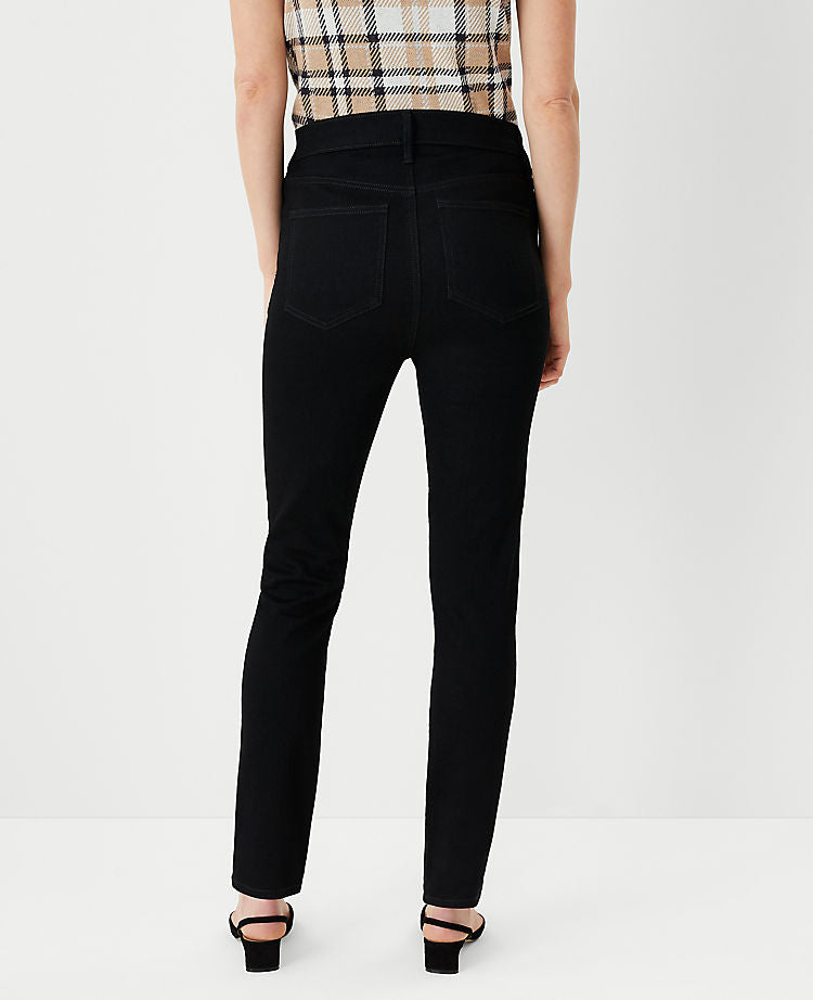 Curvy Sculpting Skinny Jeans mit hohem Bund und Taschen in Jet Black Wash