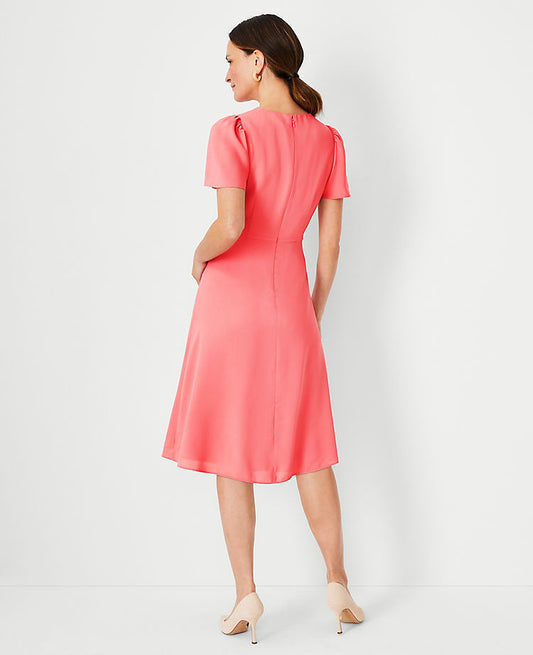 Robe évasée à manches volantées