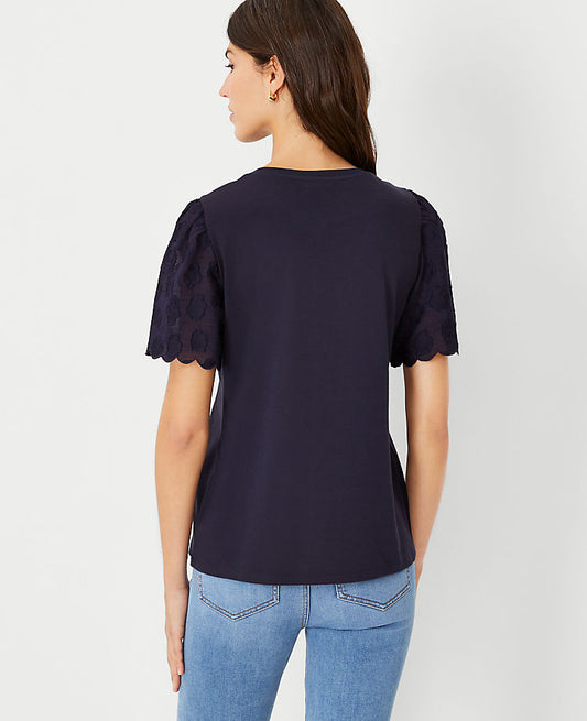 T-Shirt mit floralen Clip-Ärmeln und Materialmix