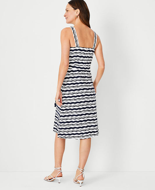Robe évasée à fines bretelles Wave