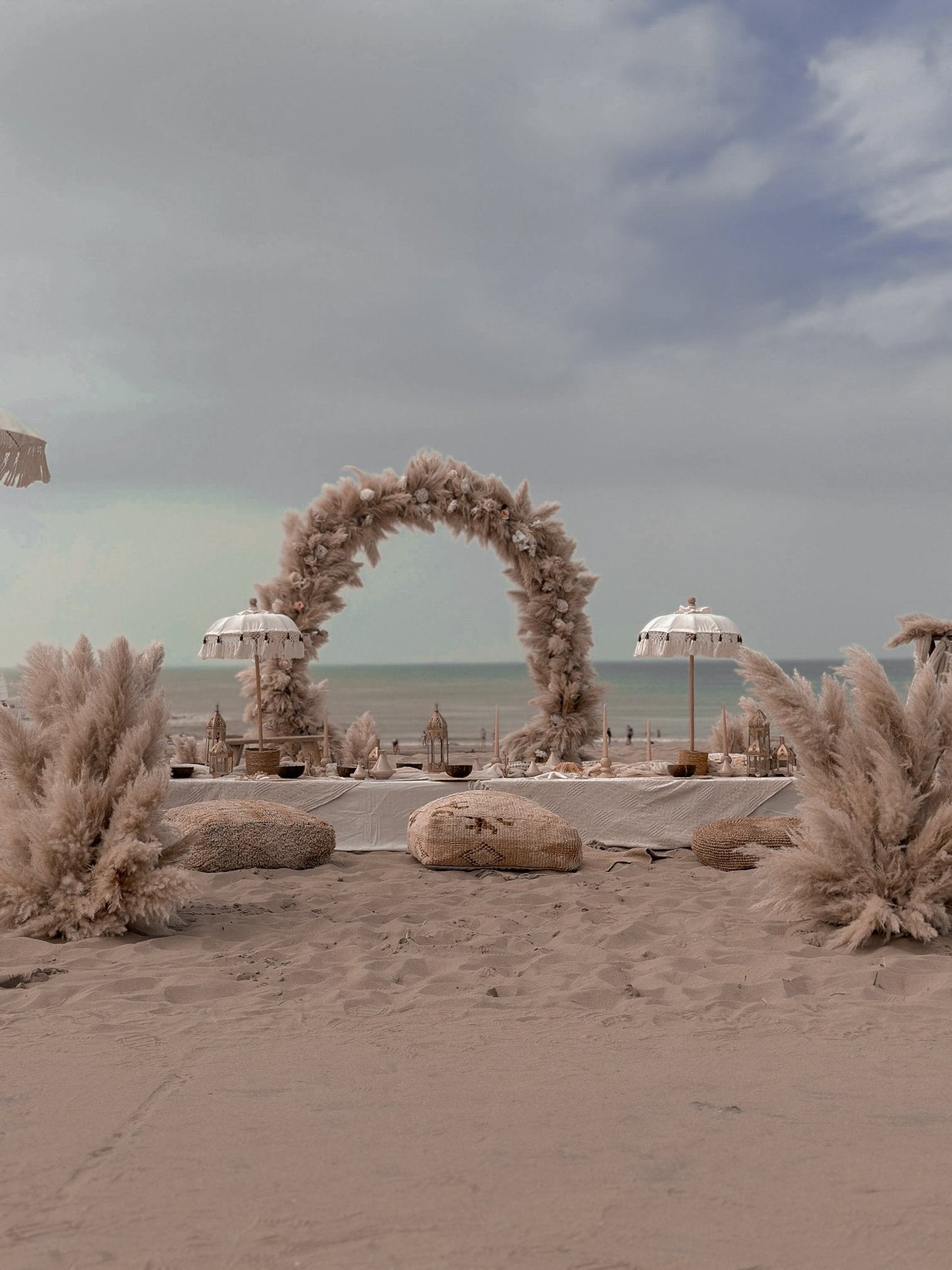GLOBE - PAMPAS GRASS BACKDROP - EVENT STYLING