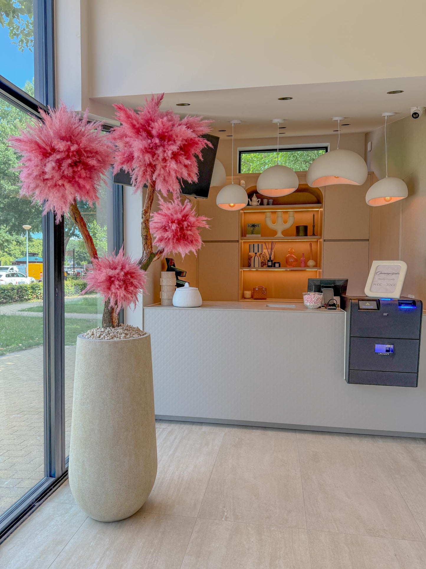 KIKI BLOSSOM TREE - UNIQUE INTERIOR DECOR - pink pampas tree