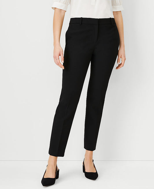 Le pantalon cheville Eva en tissu bi-extensible – Coupe Courbe