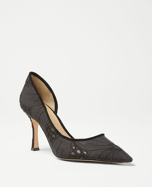 D'Orsay-Pumps mit Ösen