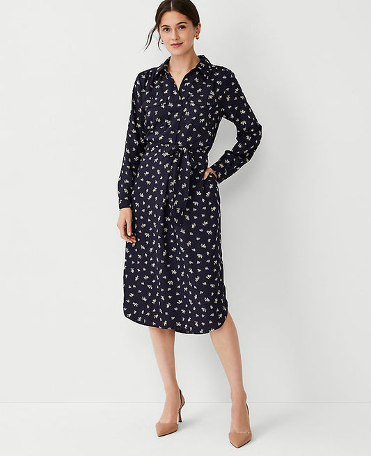 Robe chemise ceinturée fleurie à poches