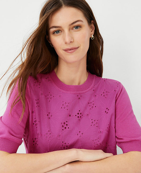 T-shirt en tricot perforé à manches courtes et mélanges de matières