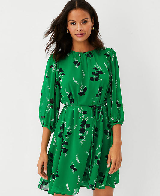 Robe évasée ceinturée à imprimé floral