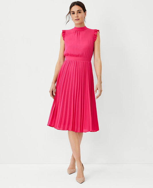 Robe plissée à manches volantées