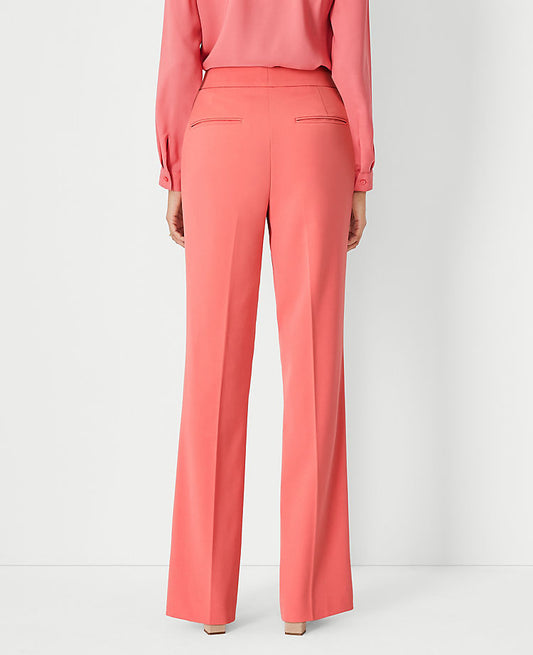 Le pantalon à pinces – Coupe ajustée pour silhouettes rondes