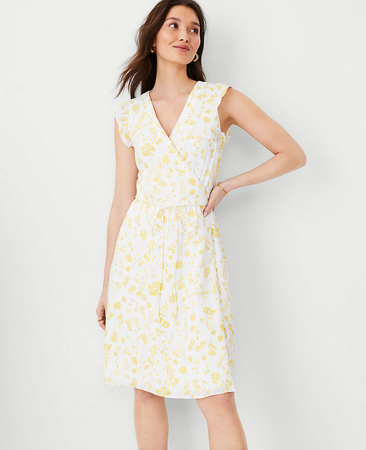 Robe portefeuille fleurie à manches papillon