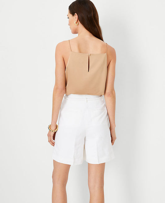 Le short ceinturé en mélange de lin