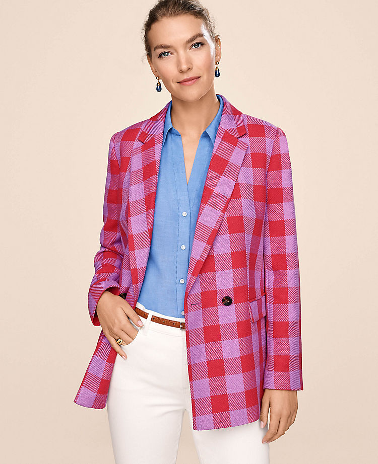 Le long blazer croisé à carreaux