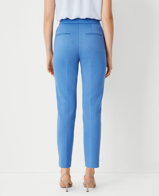 Le pantalon cheville Eva en maille double – Coupe galbée
