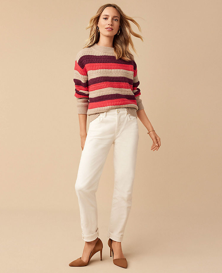 Figurbetonende Tapered Jeans mit mittlerer Leibhöhe in Elfenbein