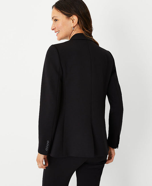 Le blazer deux boutons en maille double