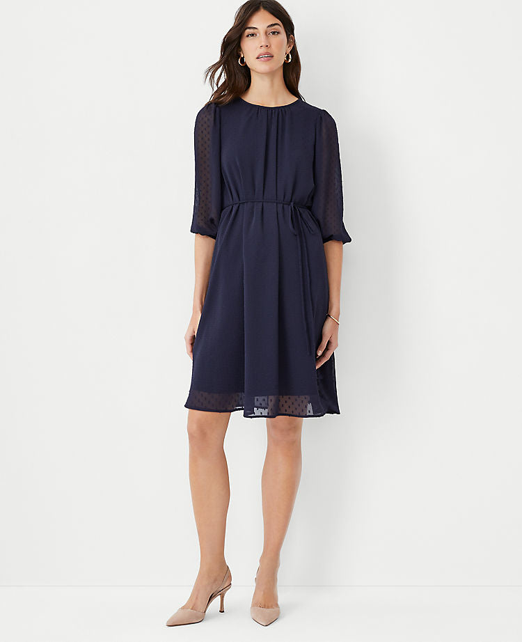 Kleid mit Gürtel und Clips