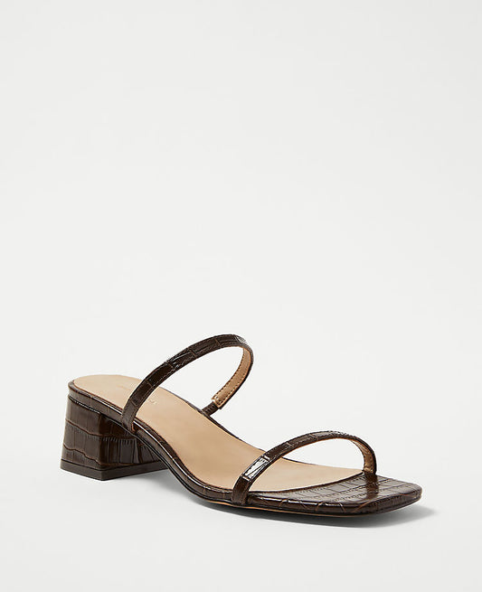 Geprägte Leder-Sandalen mit zwei Riemen und Blockabsatz