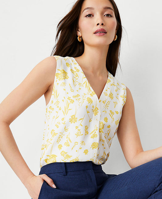 Haut plissé floral en techniques mixtes