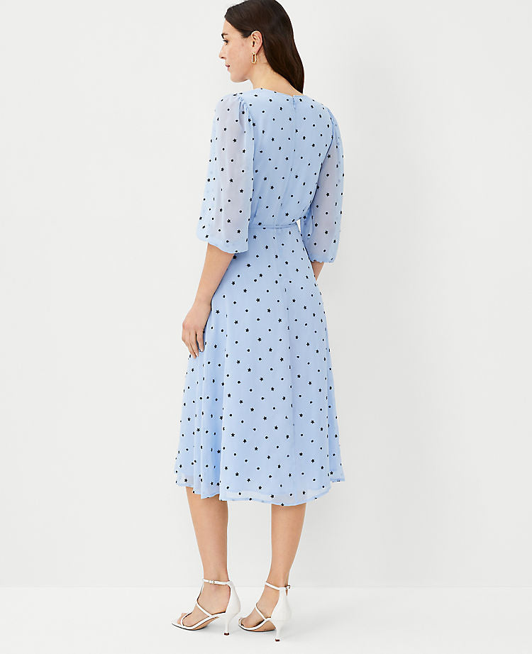Geblümtes Wickelkleid mit Gürtel