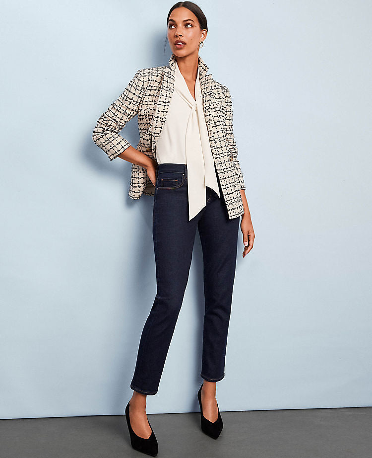 Sculpting Pocket Mid Rise Taper Jeans in Rinse Wash