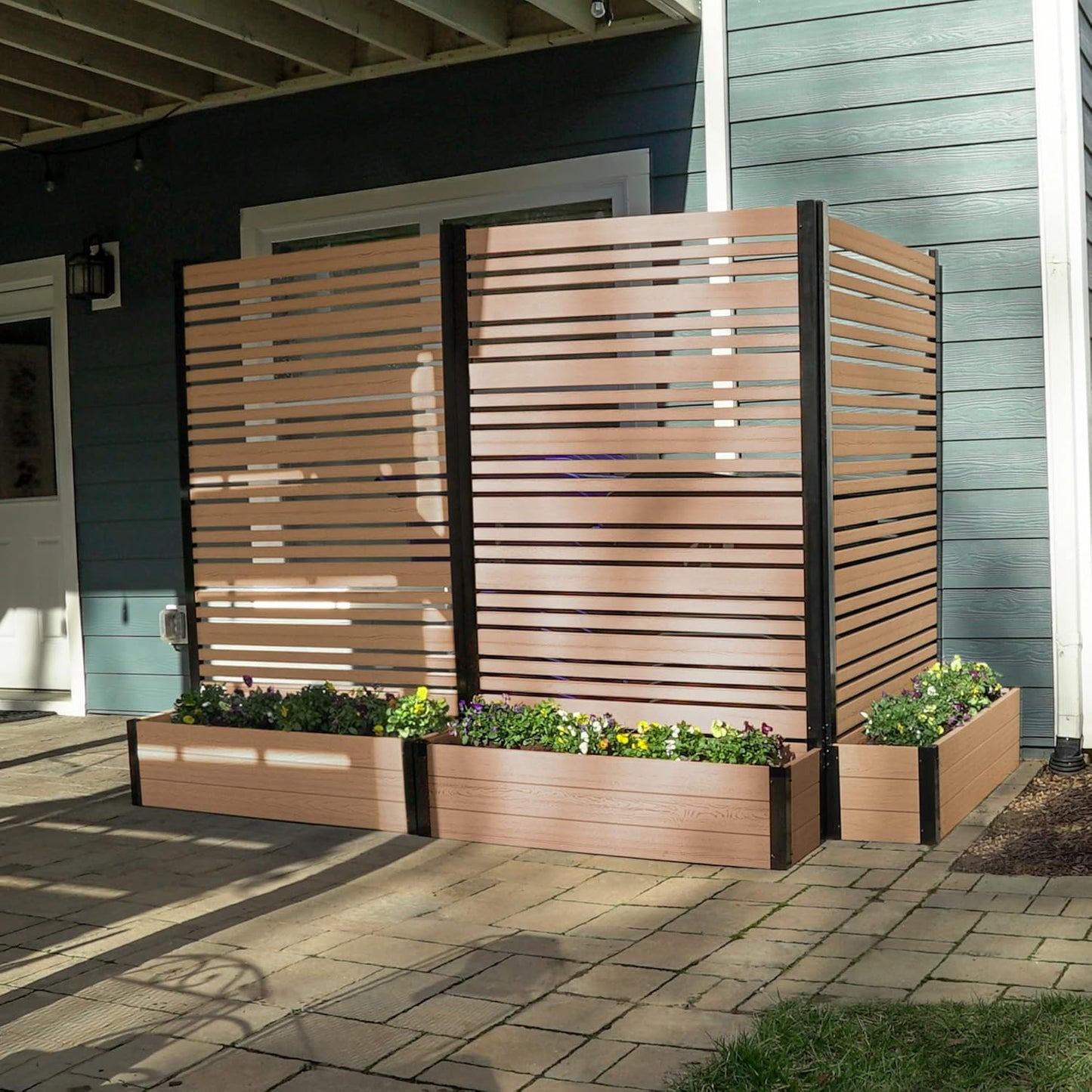 ??Planter boxes with trellis privacy screen