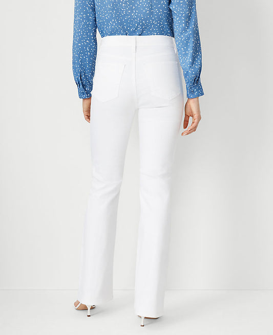 Jean bootcut taille mi-haute à poches, coupe sculptante, couleur blanc