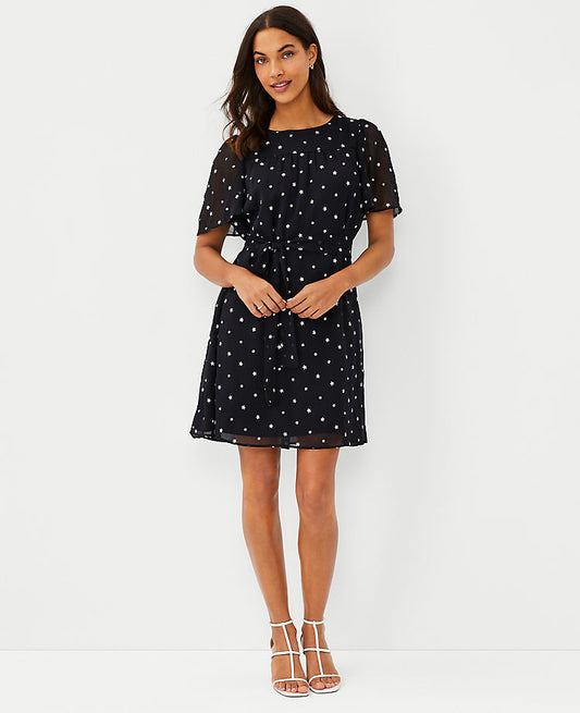 Robe droite ceinturée brodée florale