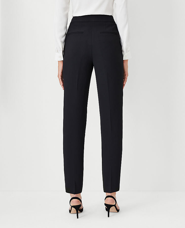 Le pantalon cheville Eva zippé sur le côté en crêpe fluide - Coupe galbée