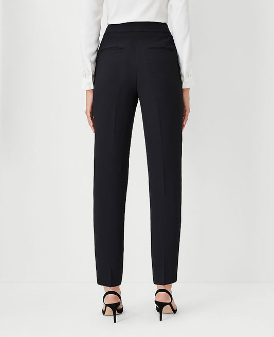 Le pantalon cheville Eva zippé sur le côté en crêpe fluide - Coupe galbée