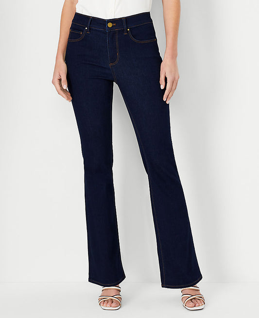 Jean bootcut mi-montant sculptant avec délavage rinse wash