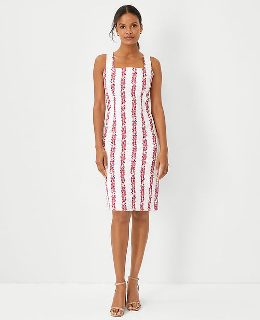 Robe fourreau à encolure carrée imprimé floral
