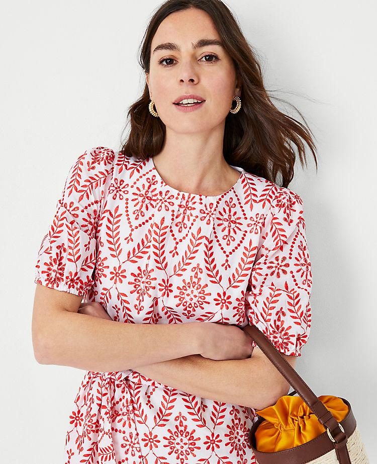 Kleid mit Ösengürtel