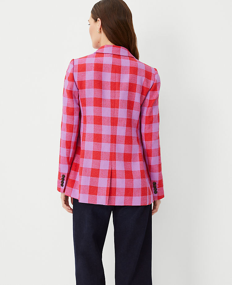 Le long blazer croisé à carreaux