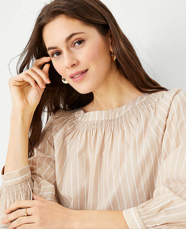 Gestreiftes Smocked Boatneck-Oberteil