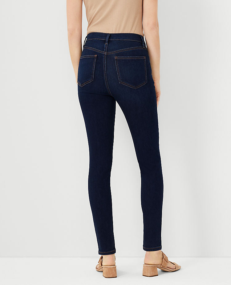 Curvy Sculpting Pocket Super High Waist Skinny Jeans in klassischer dunkler Indigo-Waschung